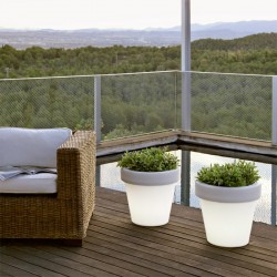 Maceta magnolia solar con...