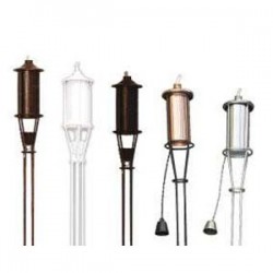 Antorcha de acero color negro con lata de cobre