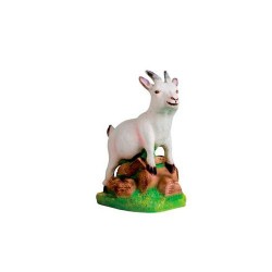Figura cabrita sobre leña
